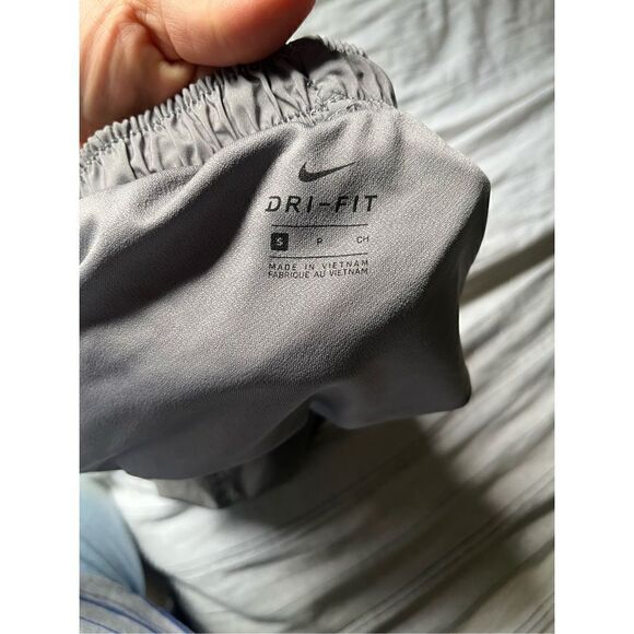 Nike Gray lined running shorts size small - Picture 7 of 8